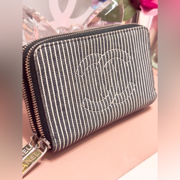 SOLD ❌ Chanel Denim Double Zippy Wallet - Picture 2 of 15